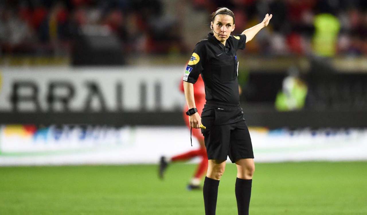 Domenica La Prima Per Un Arbitro Donna Calcio RaiSport